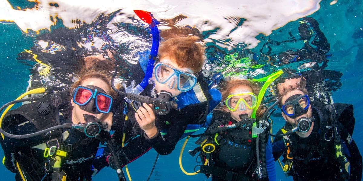 Travel tips, kids sea camp, family dive vacations